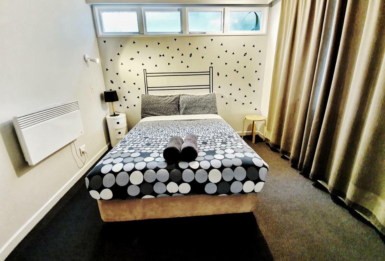 A Pousada Bumbles Backpackers Queenstown Exterior foto