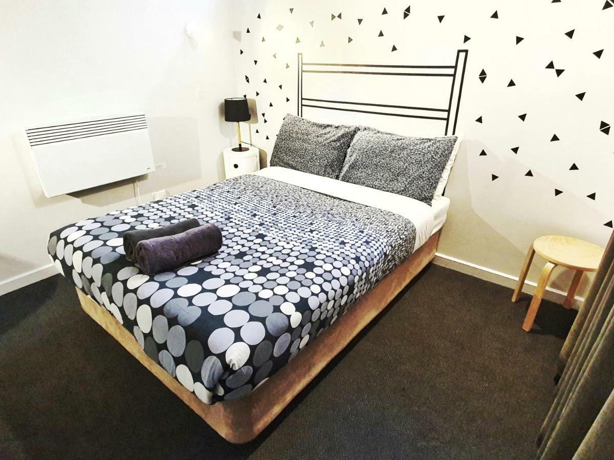 A Pousada Bumbles Backpackers Queenstown Exterior foto